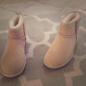 Brand new ugg mini size 8